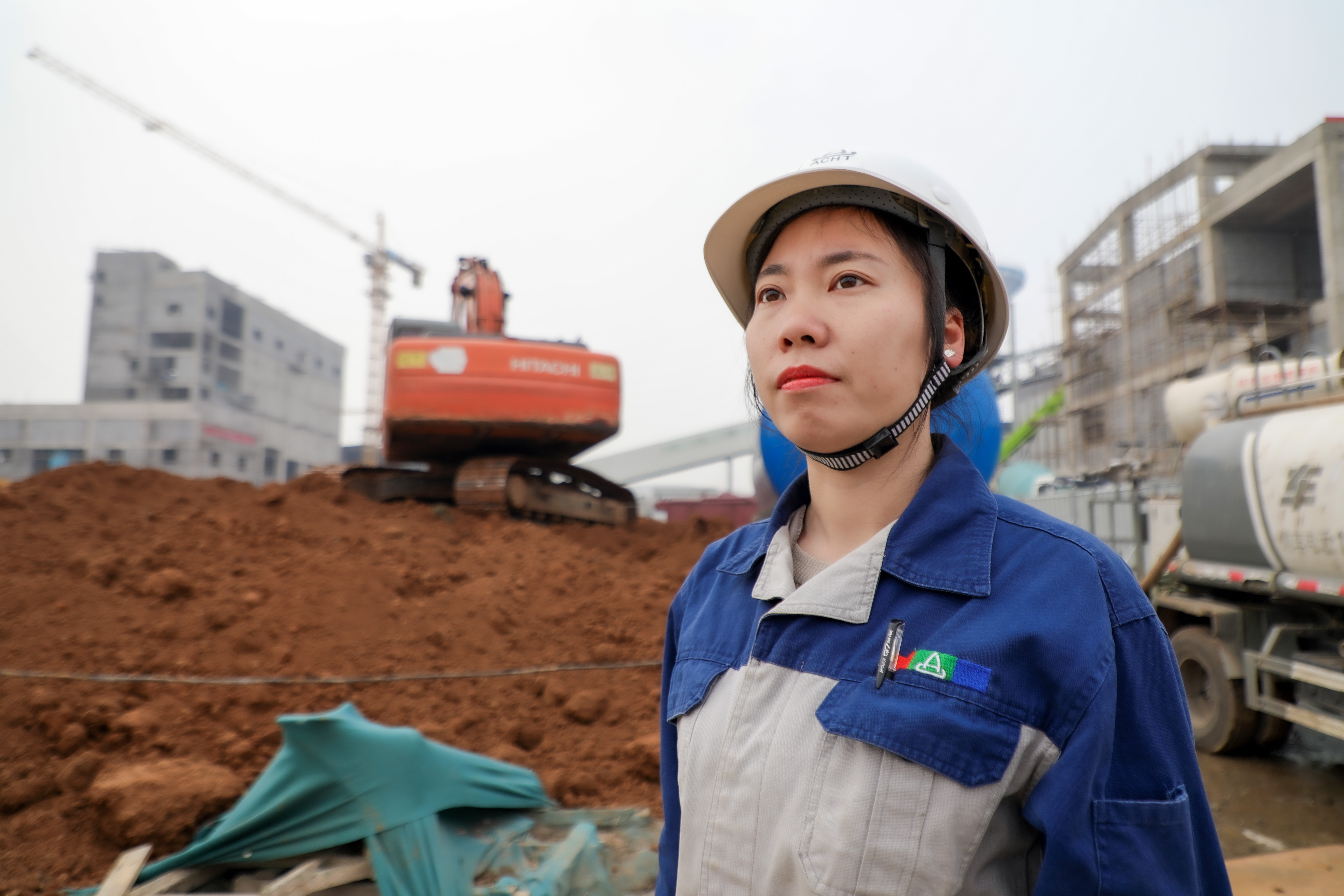 安彩“她”力量｜余艷梅：每當想起她，梅花便落滿了南山