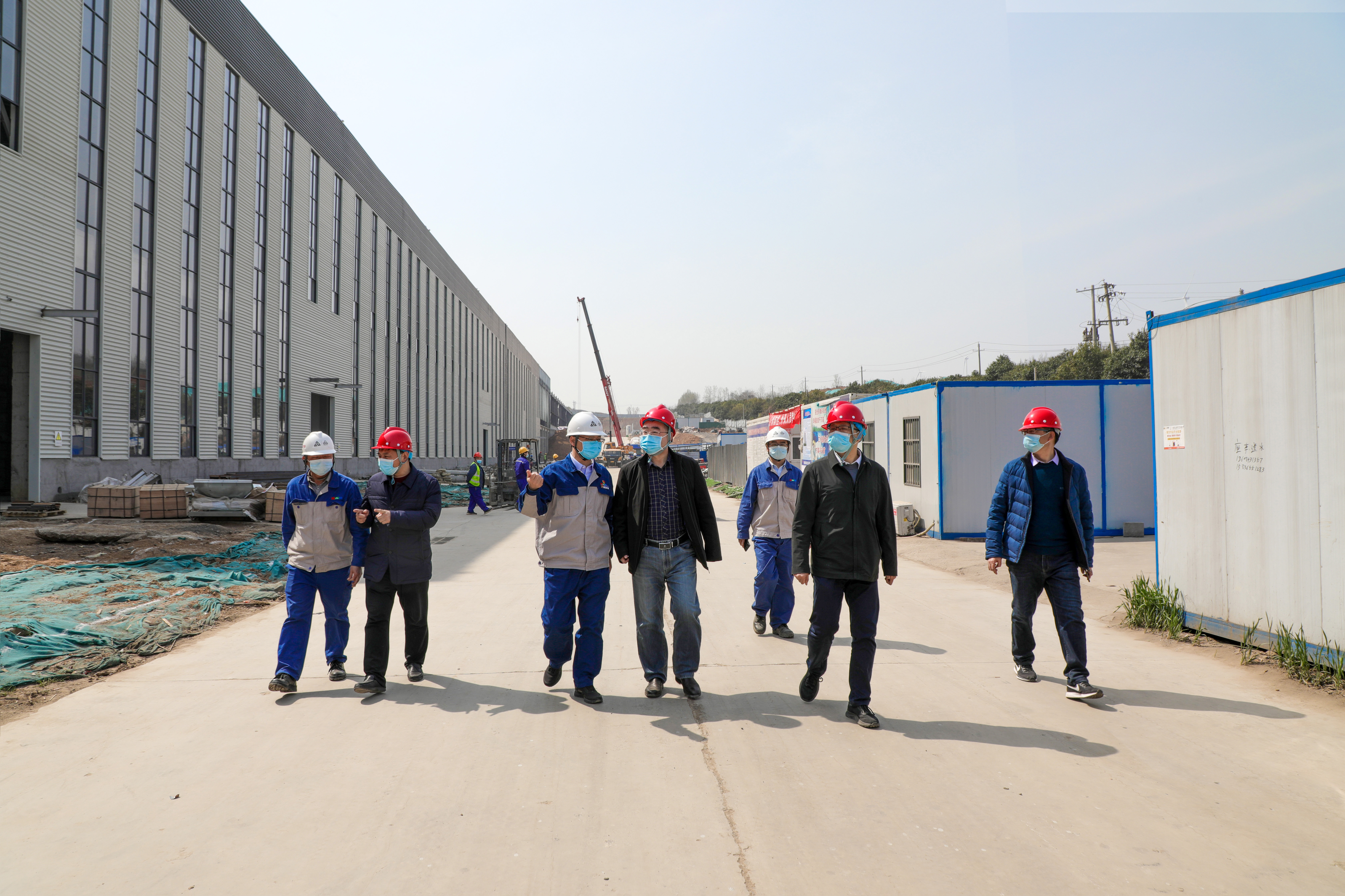 重要進(jìn)展！許昌安彩熔窯大碹順利合攏