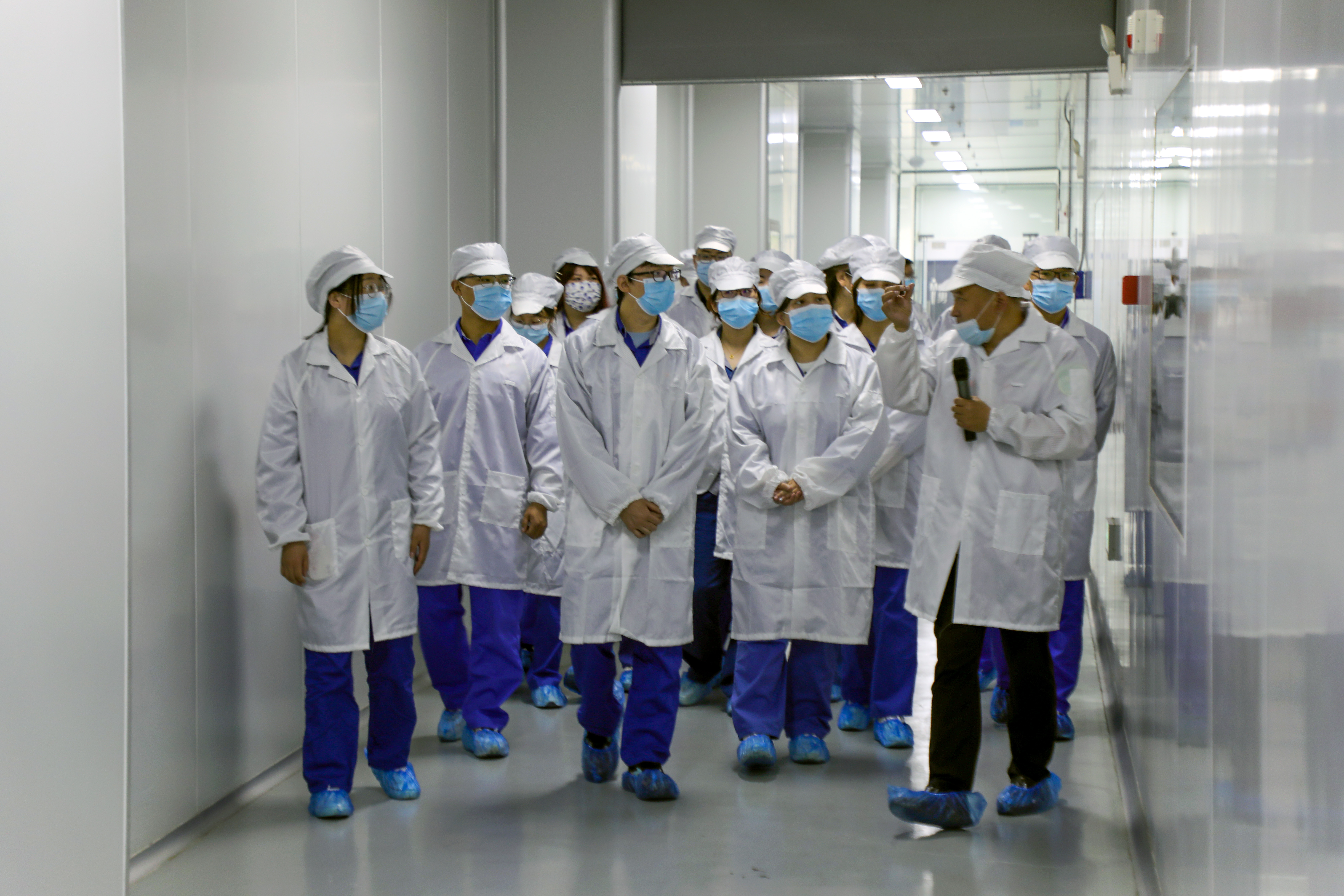 青春賽道 奮斗有光|安彩高科開展青年員工座談會