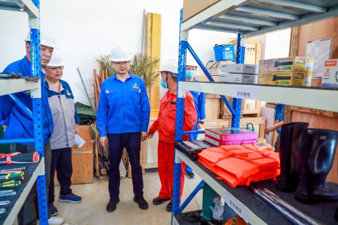 翠籠蒲艾香，慰問送安康——安彩高科總經理端午節慰問一線職工